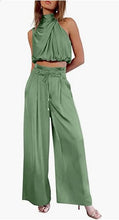 Załaduj obraz do przeglądarki galerii, New two-piece set women&#39;s silk pleated texture sleeveless top wide-leg pants suit summer matching suit
