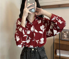 Załaduj obraz do przeglądarki galerii, Spring Vintage Printing Turn-down Collar Long Sleeve Women Shirts Femme Fashion Buttons Blouse Women Clothing Literature Loose
