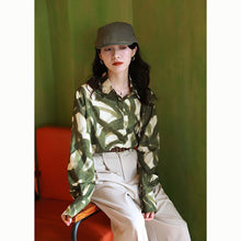 Załaduj obraz do przeglądarki galerii, Spring Vintage Printing Turn-down Collar Long Sleeve Women Shirts Femme Fashion Buttons Blouse Women Clothing Literature Loose
